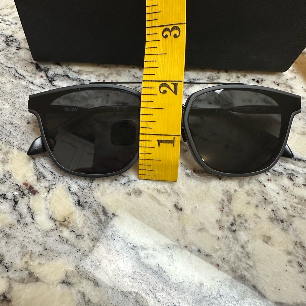 Quay Black Sunglasses with Case*NEW* - Picture 9 of 9